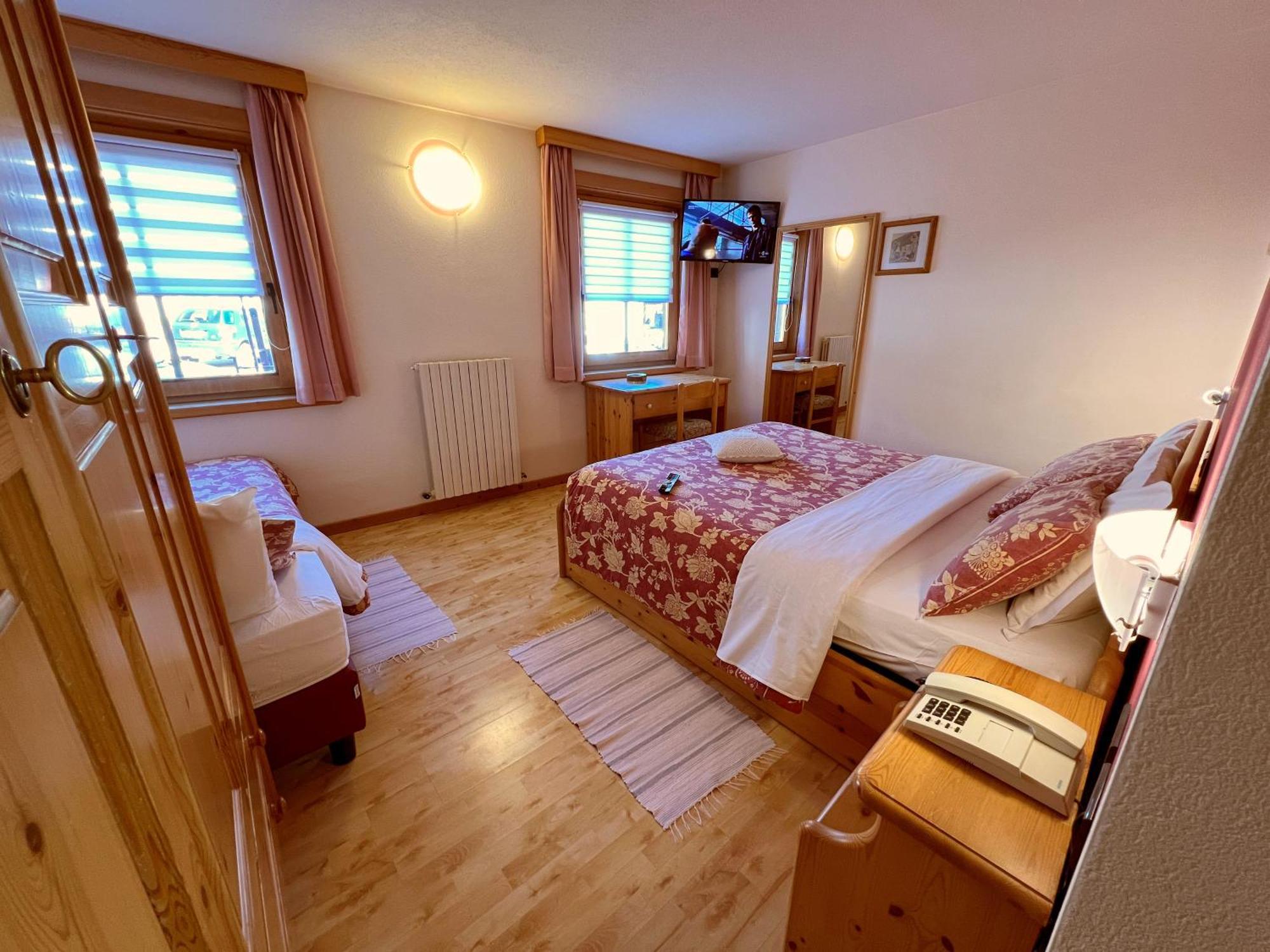 Hotel Garni Francescato Livigno Exterior foto